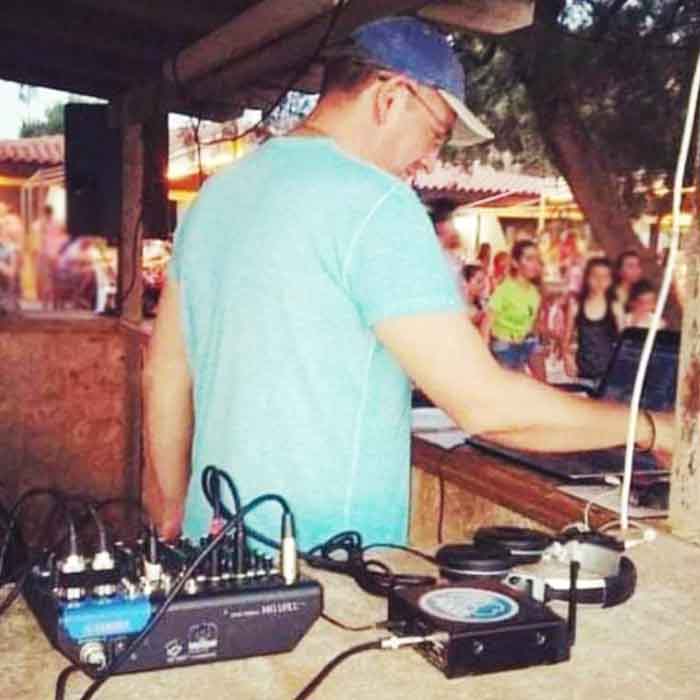 Dj Άγης